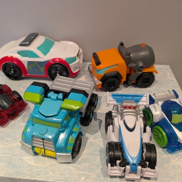 Lot Of Autobots Toy Car Set - Picture 2 of 16